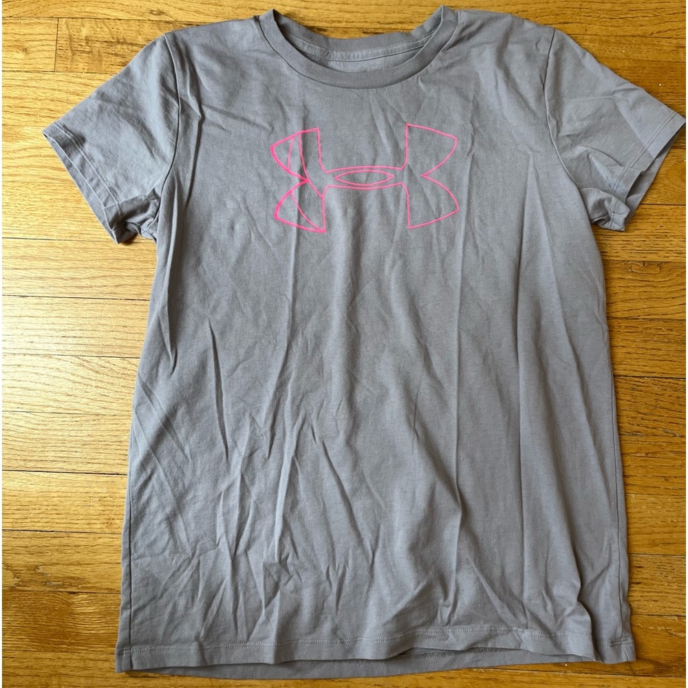 NWOT Under Armor Shirt Sleeve Tee